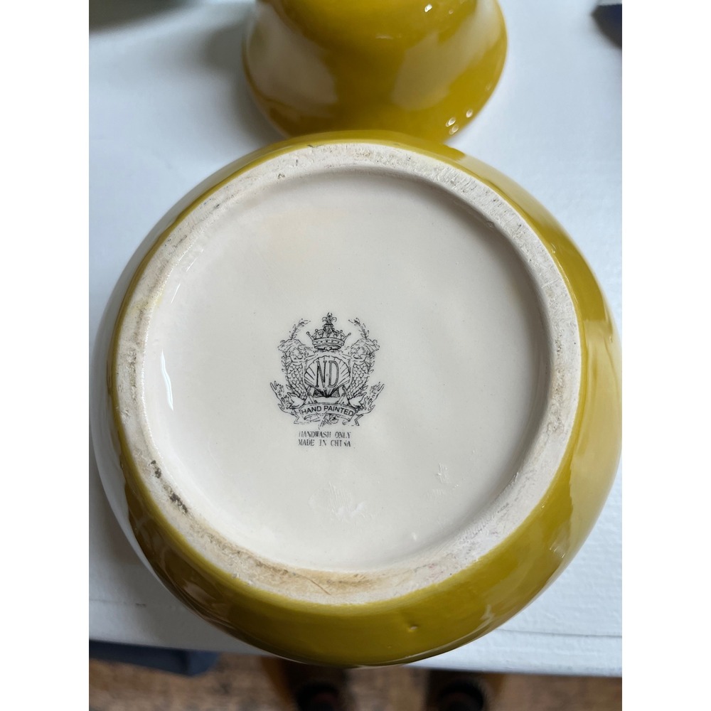ND‎ Exclusive Hand Painted Ceramic Yellow Pear Canister Cookie Jar Kitchen Decor - Picture 3 of 4